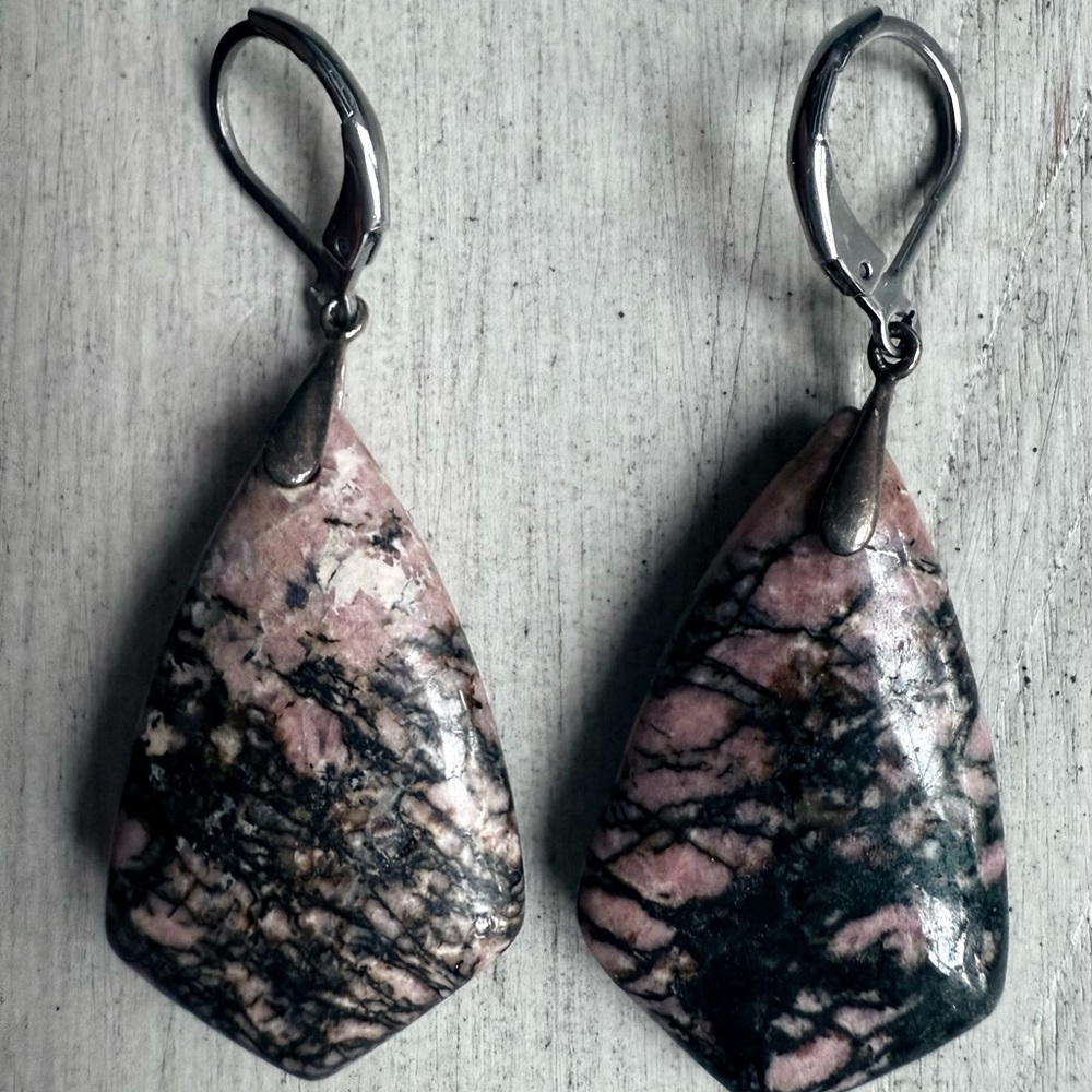 RHODONITE EARRINGS/Pink And Black Earrings/Pink Black Stone Jewelry - Picture 4 of 9
